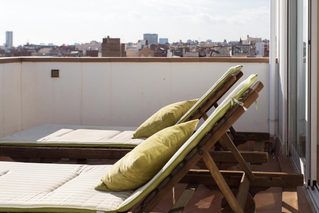 Gaudi Views Apartment Barcelona Ngoại thất bức ảnh